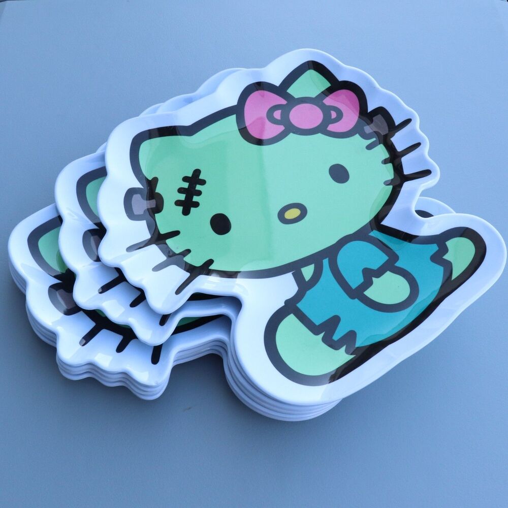 Hello Kitty Plastic Party Plates 7 Piece Halloween Pumpkin